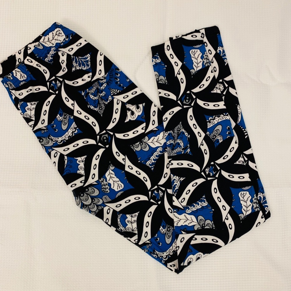 Butter soft leggings plus size fits sizes 14-20.